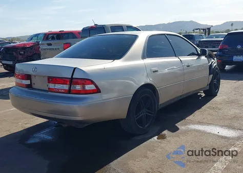 2000 Lexus Es 300 from USA, damaged, VIN JT8BF28G4Y5076175